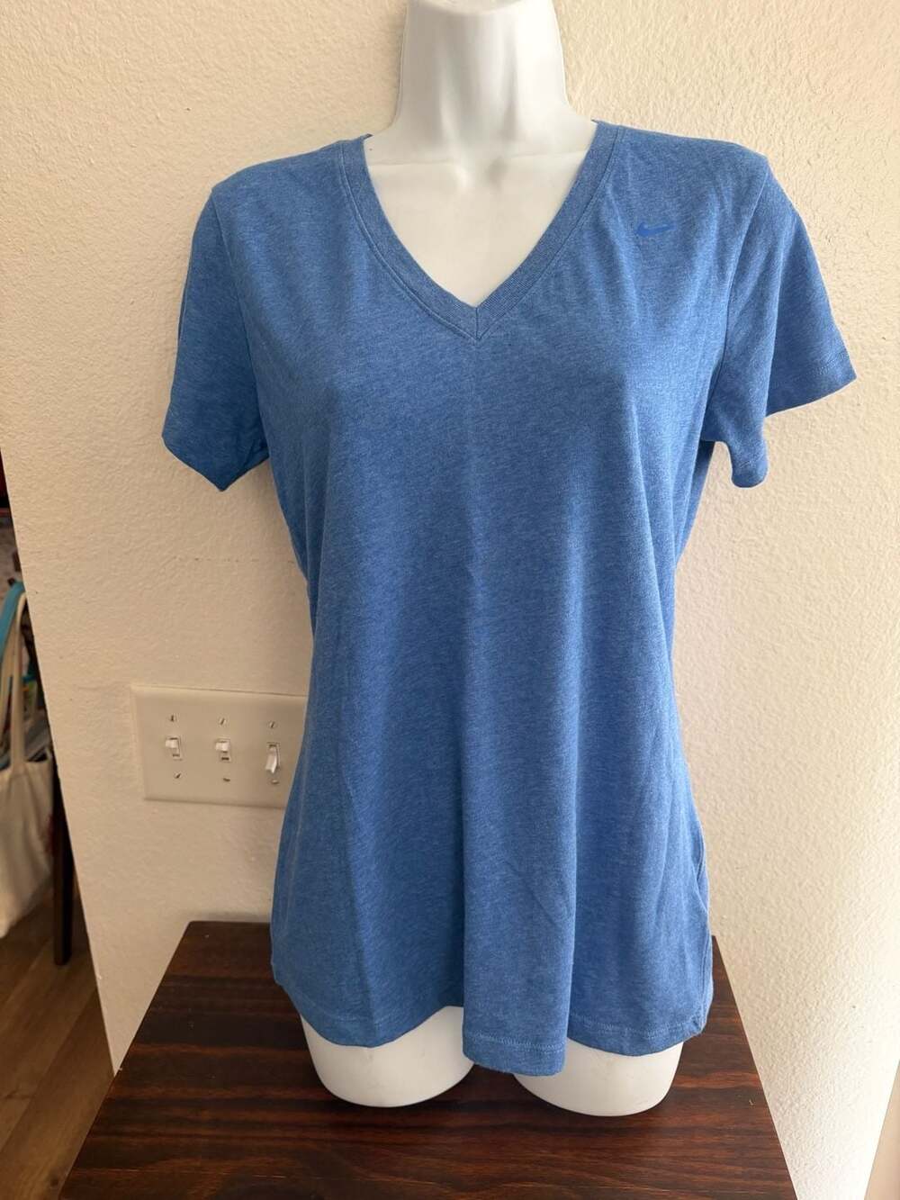 Nike Dri-FIT V-Neck T-Shirt Size M Blue Heather Athletic Top